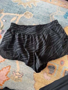 Lululemon hotty hot shorts